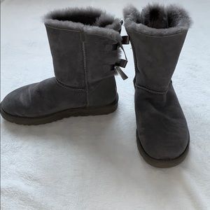Gray bailey bow UGG boots
